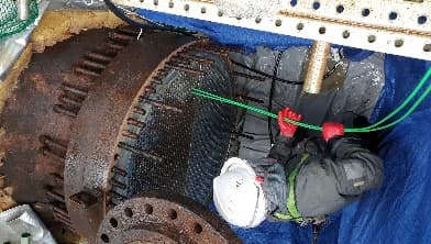 열교환기 Tube Inside Jet Cleaning 작업 중