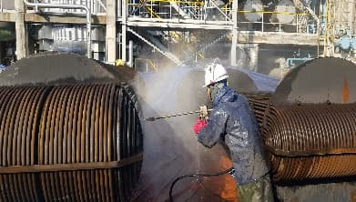 열교환기 Tube Bundle 고압세정 작업